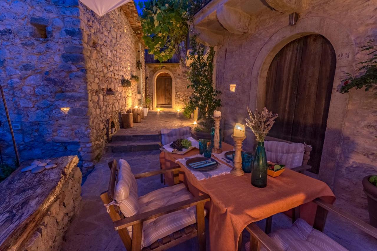 Old Noar Private Villa Novara di Sicilia Exterior foto
